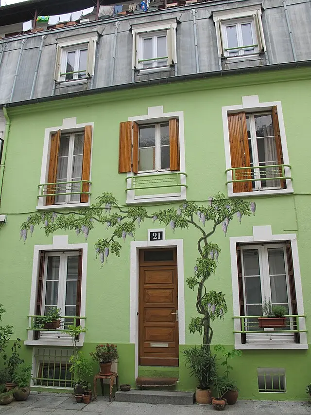 Explore French culture with immersive walking classes in the colourful Rue Crémieux, Paris
