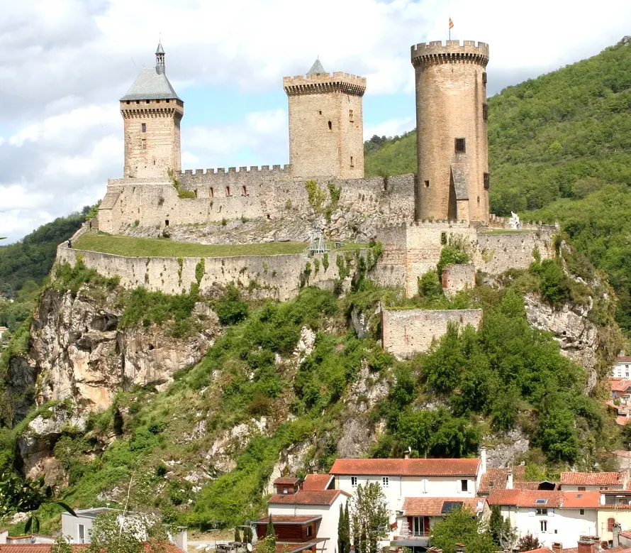 Medieval Château de Foix near Toulouse, a perfect day trip for French learners