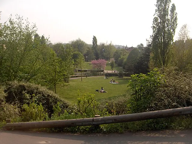 Practise your French in Paris with outdoor language sessions at Parc de Belleville
